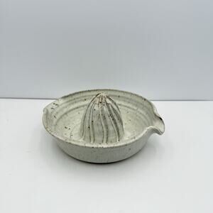 Vintage Studio Art Pottery Orange Lemon Juicer Signed V Beige Brown EUC‎